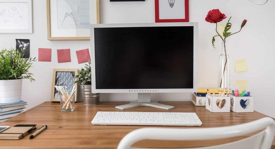 Top Tips For Keeping Your Office Desk Tidy