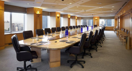 How to Prepare Your Conference Table for Meetings 