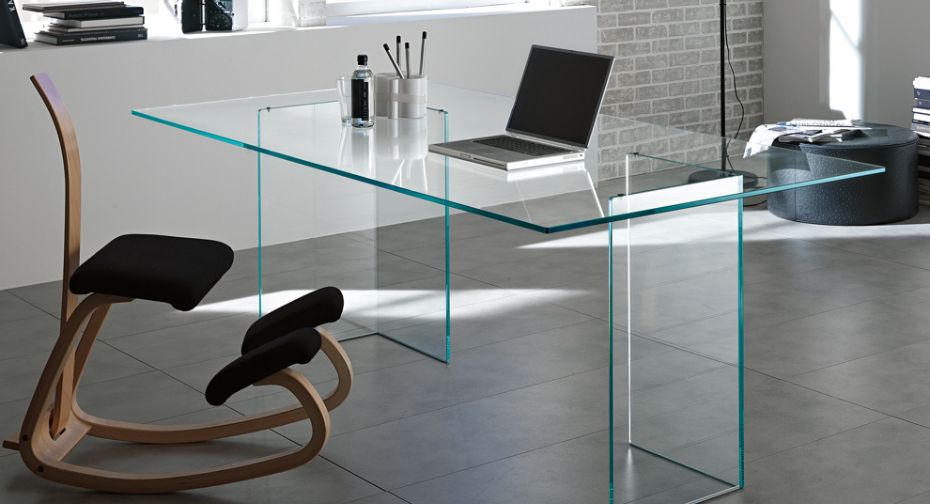 Choosing A Design For The Perfect Glass Desk