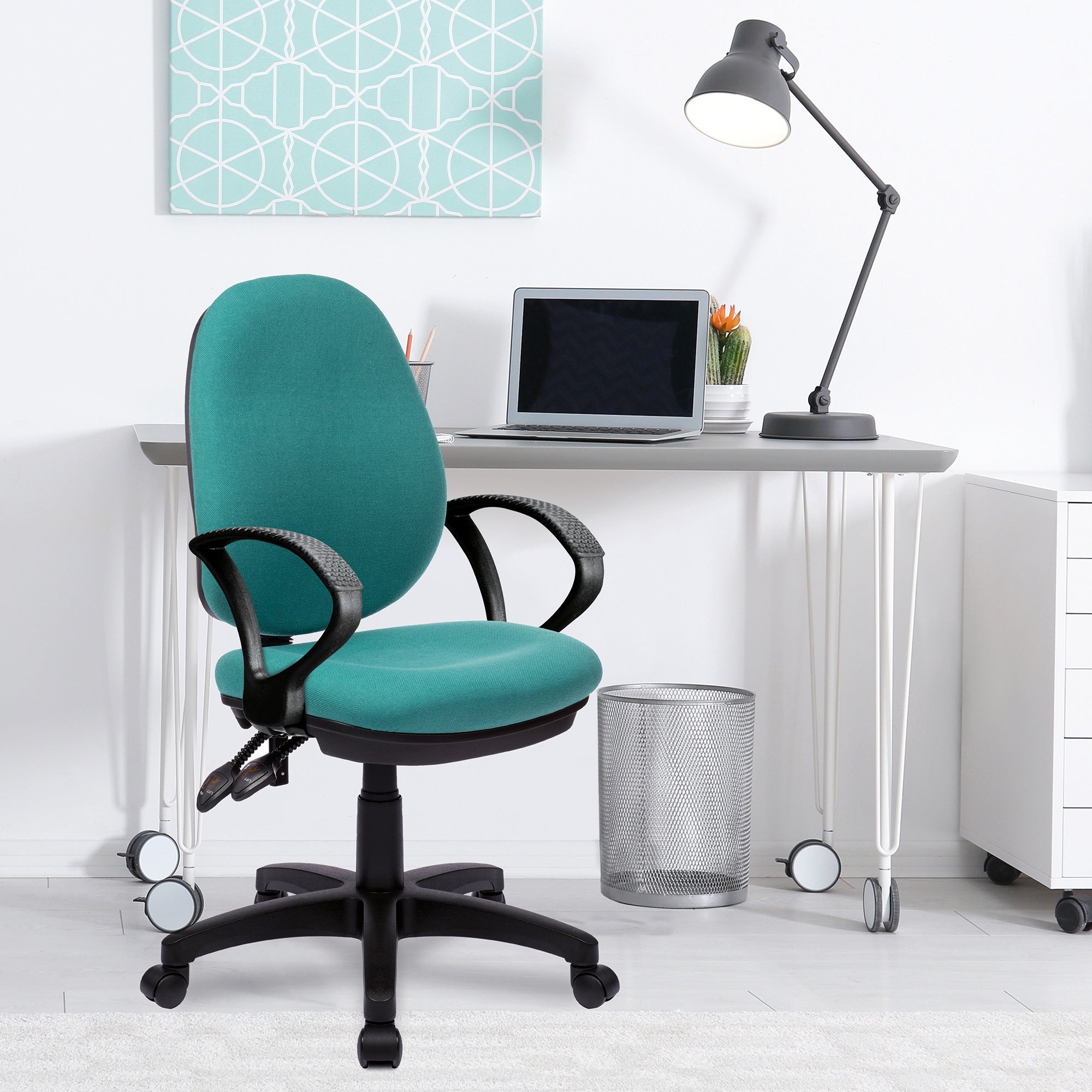 Java 200 – Medium Back Operator Chair – Twin Lever with Fixed Arms